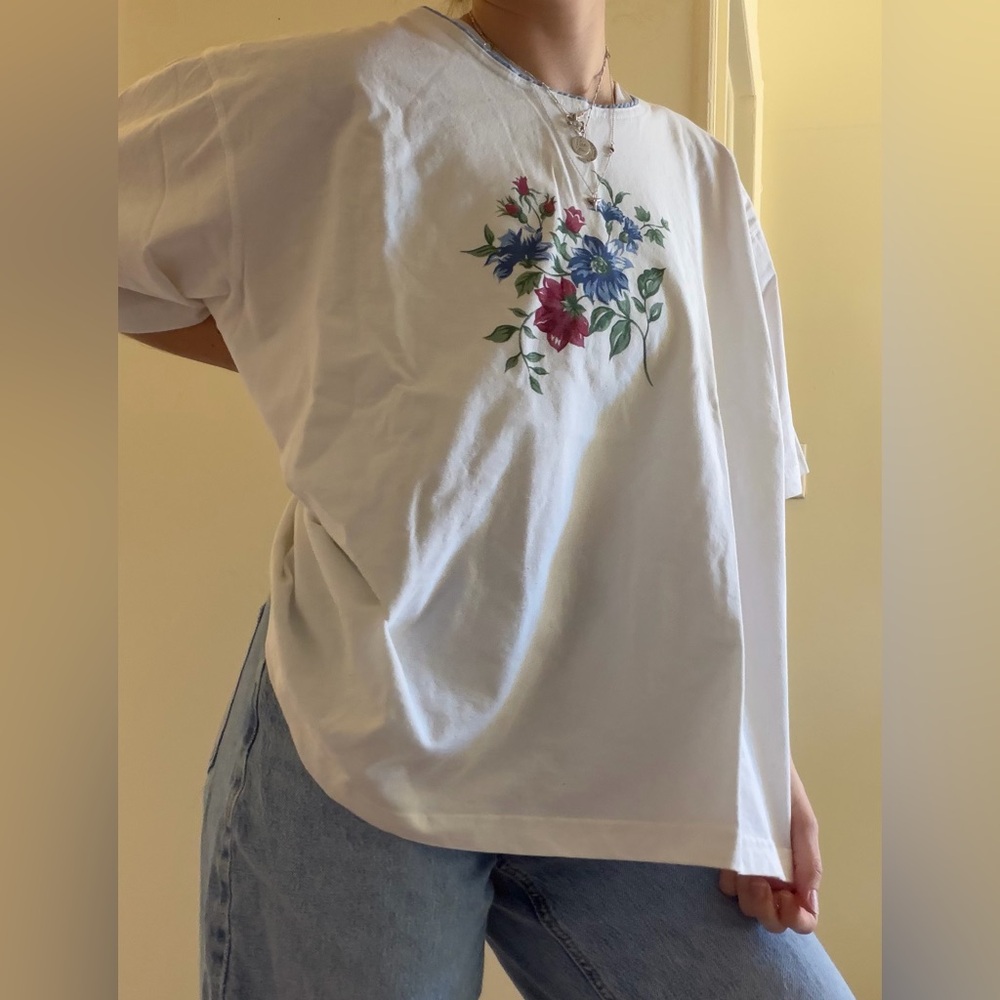 Women's White Floral Graphic Short-Sleeve Tee